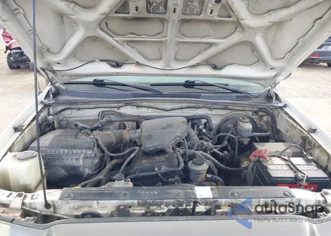 2005 Toyota Tacoma from USA, damaged, VIN 5TENX22NX5Z135483